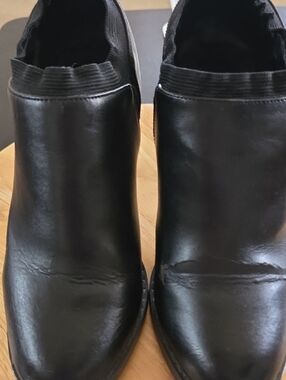 Women's Black Slip-On Leather Ankle Shoes